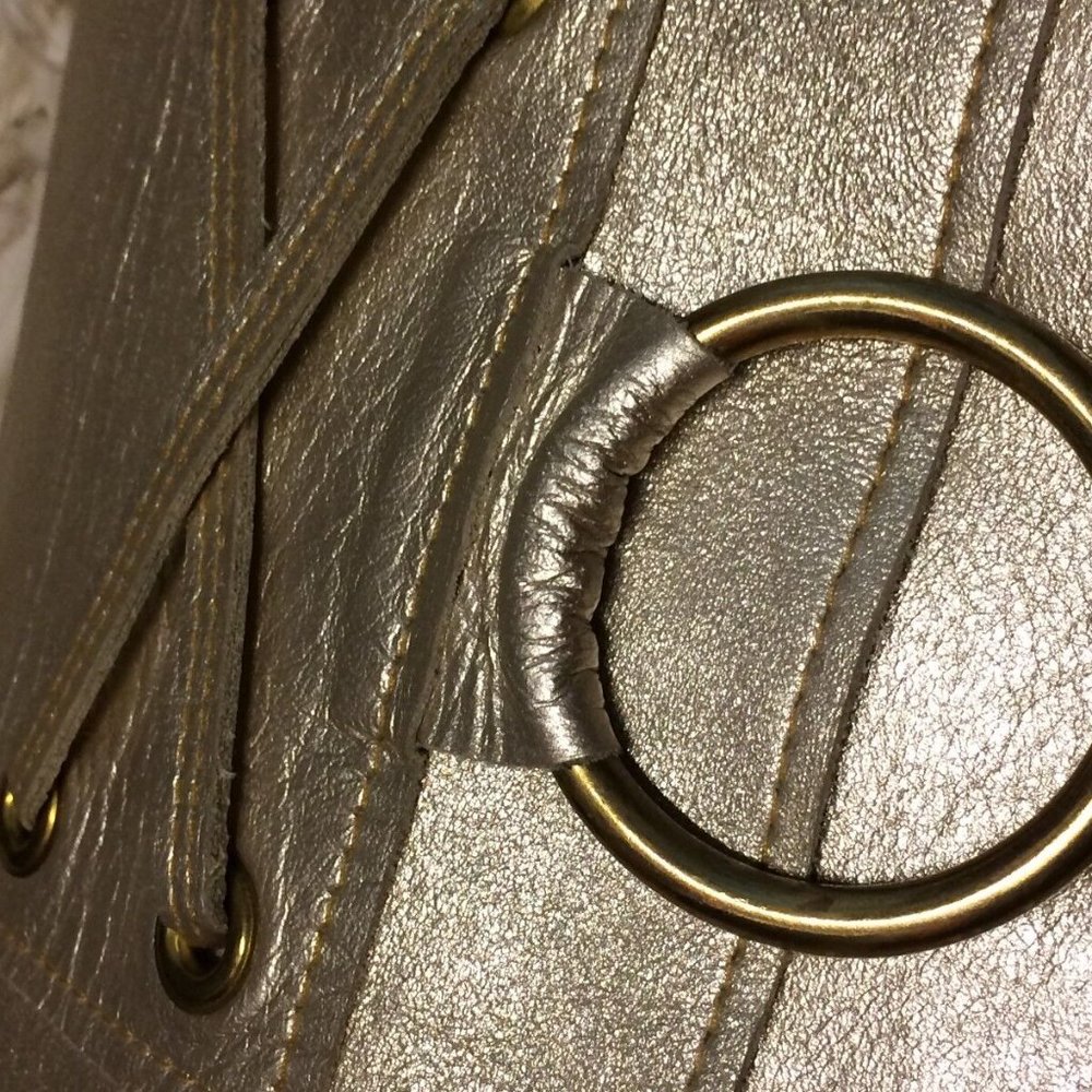 MARNIE BUGS JOSEPHINE HANDBAG IN METALLIC GOLD DISTRESSED LEATHER - Picture 4 of 10